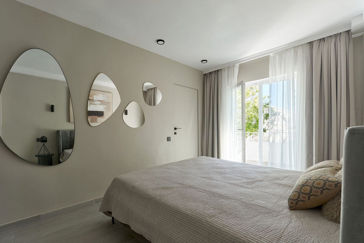 2 Bedroom Apartment in Marbella - Photo 19