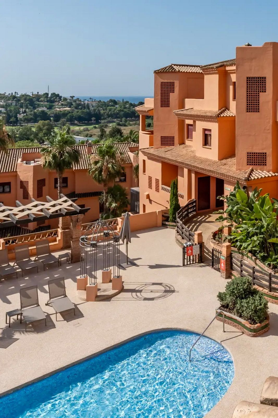 2 Bedroom Apartment in Estepona - Photo 22