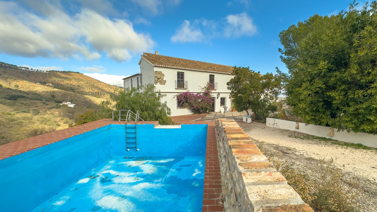 8 Bedroom Country house in Málaga - Photo 65