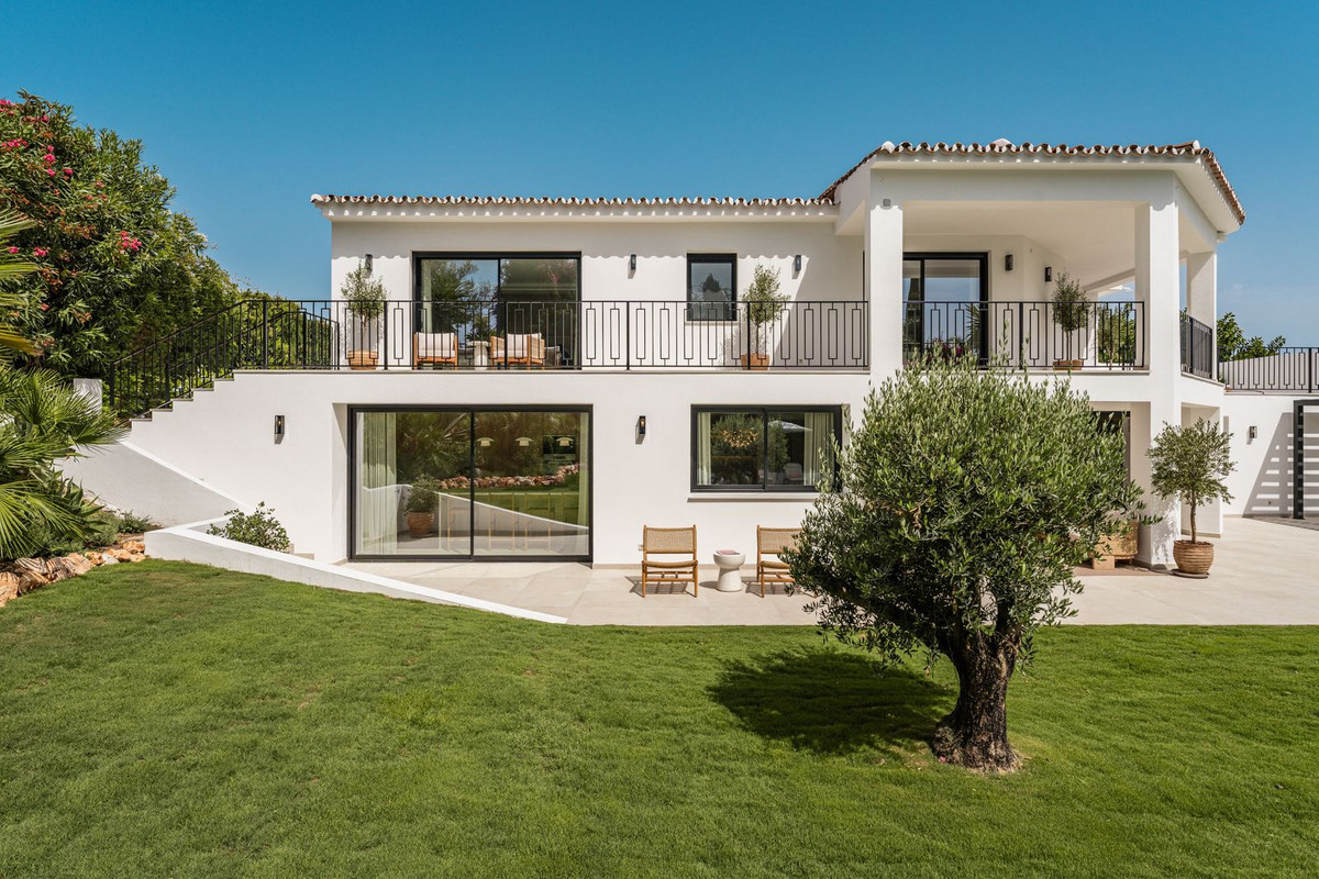 4 Bedroom Villa in Marbella - Photo 34