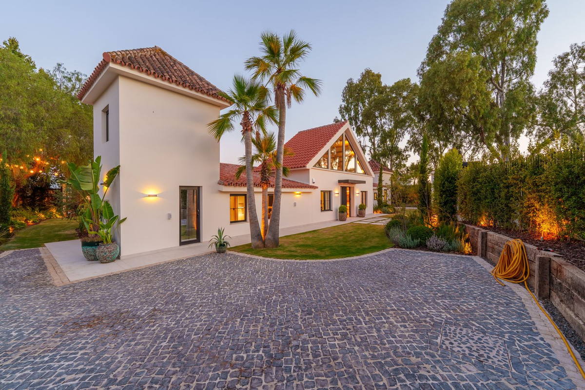 5 Bedroom Villa in Marbella - Photo 47