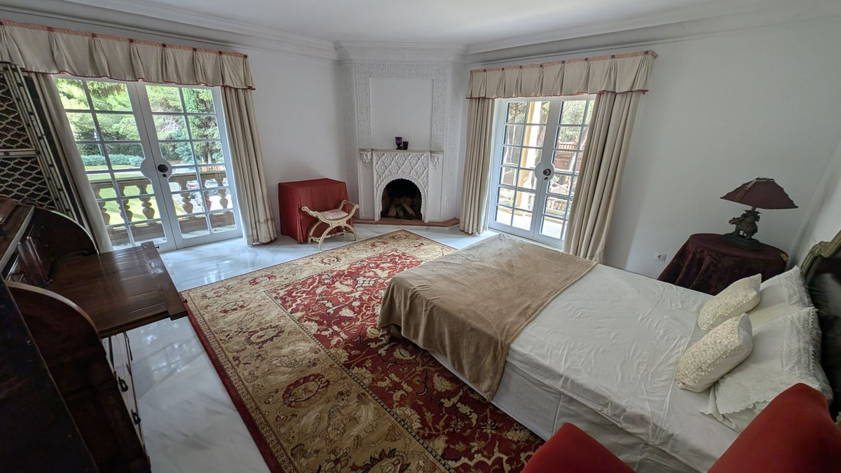 16 Bedroom Villa in Sotogrande - Photo 31