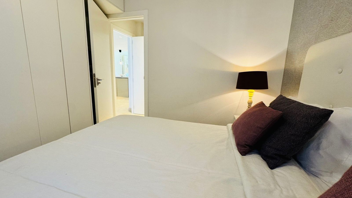 2 Bedroom Apartment in Marbella - Photo 10