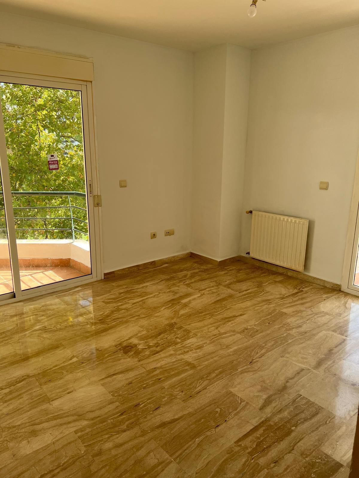 3 Bedroom Apartment in San Pedro de Alcántara - Photo 12