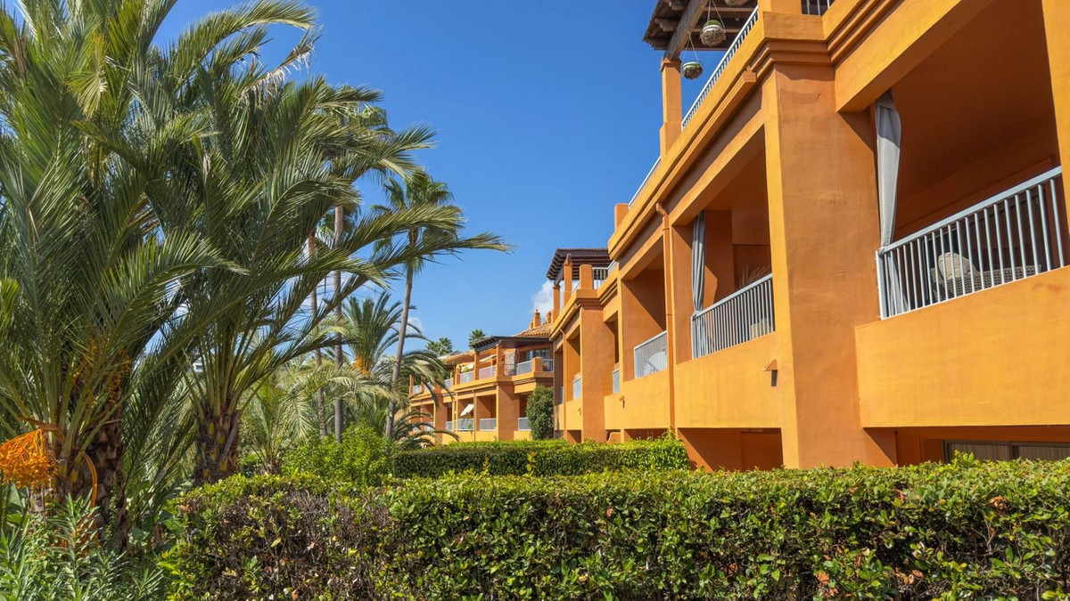3 Bedroom Apartment in Estepona - Photo 18