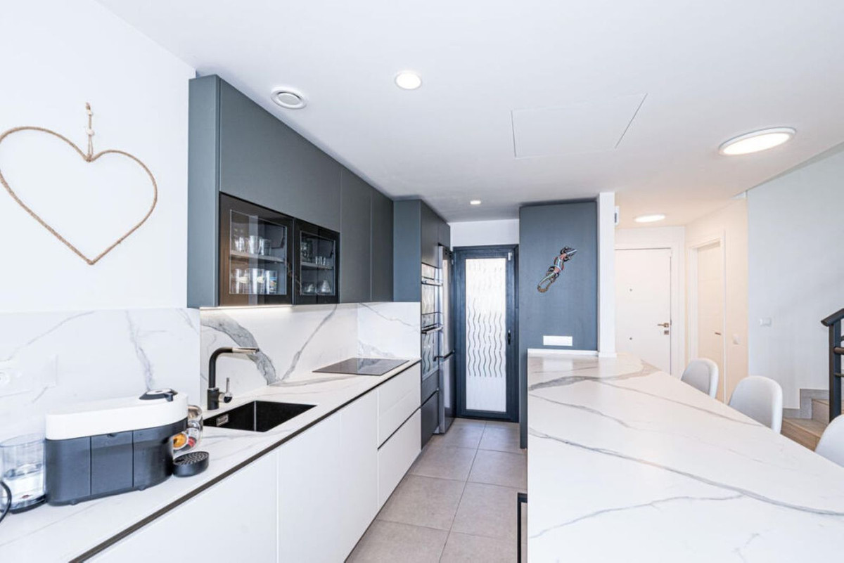 4 Bedroom Townhouse in Manilva - Foto 8