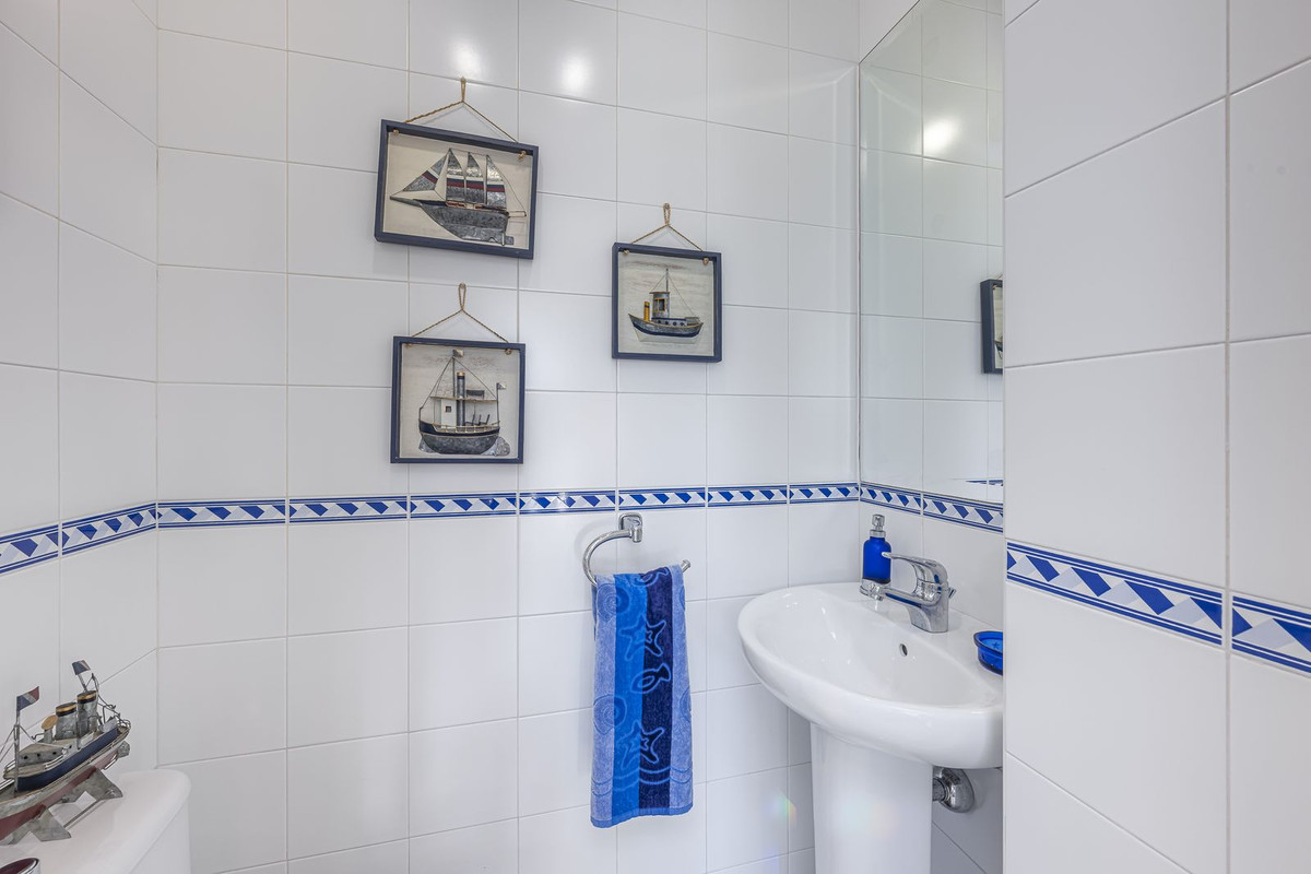 3 Bedroom Townhouse in Marbella - Photo 17
