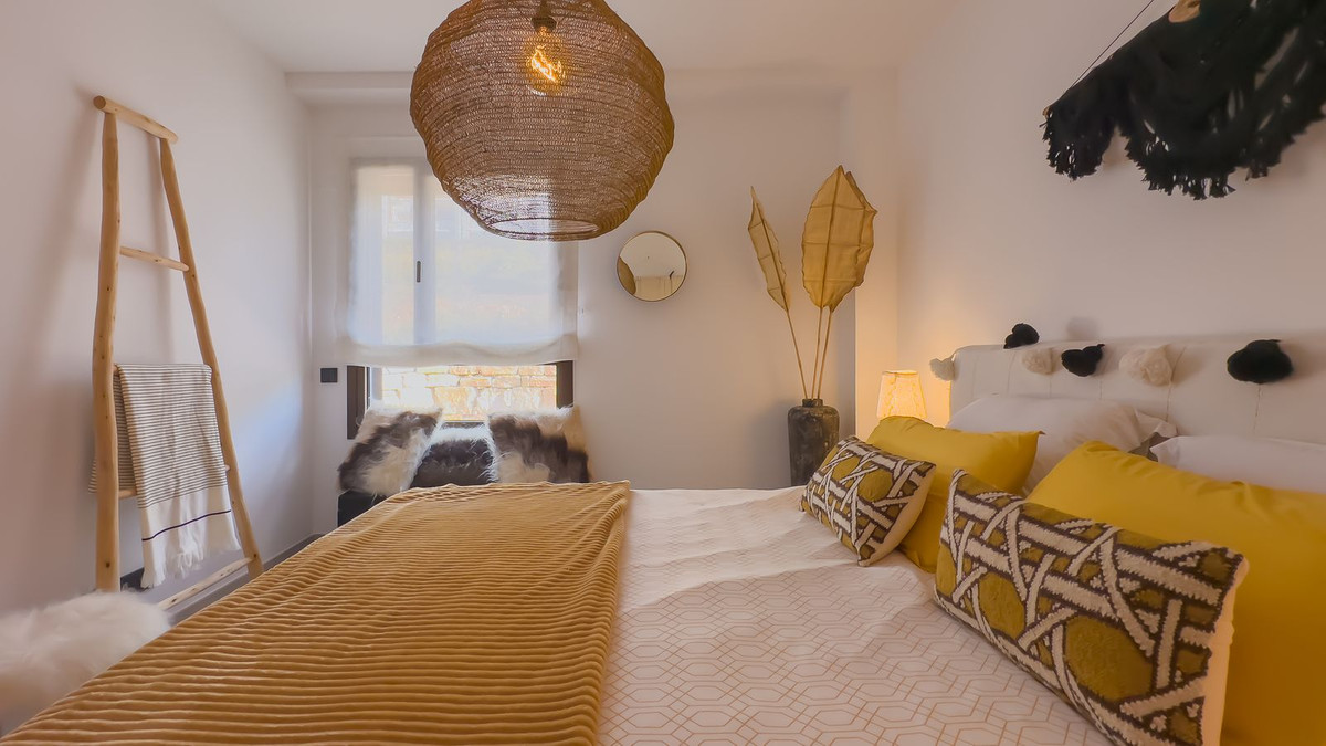 3 Bedroom Penthouse in Istán - Photo 34