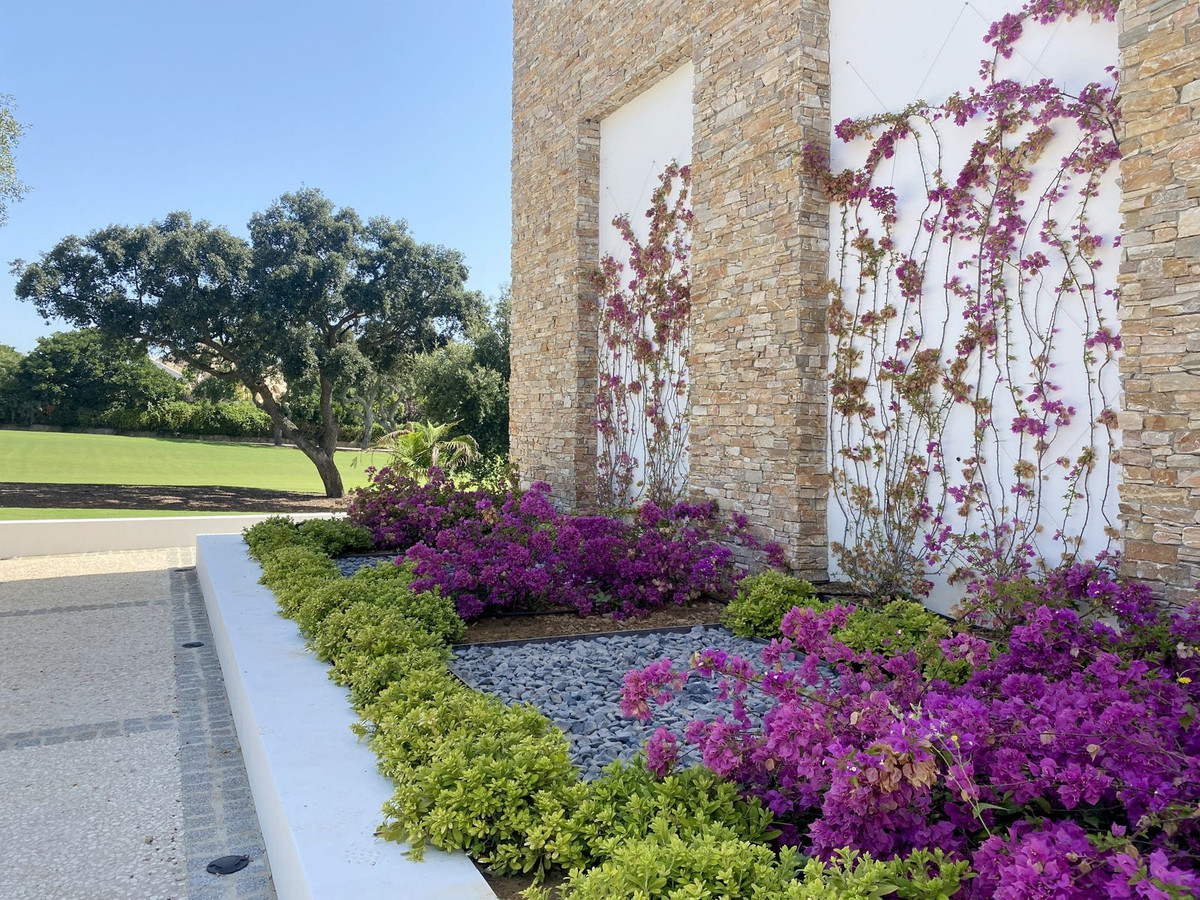 6 Bedroom Villa in San Roque - Photo 92
