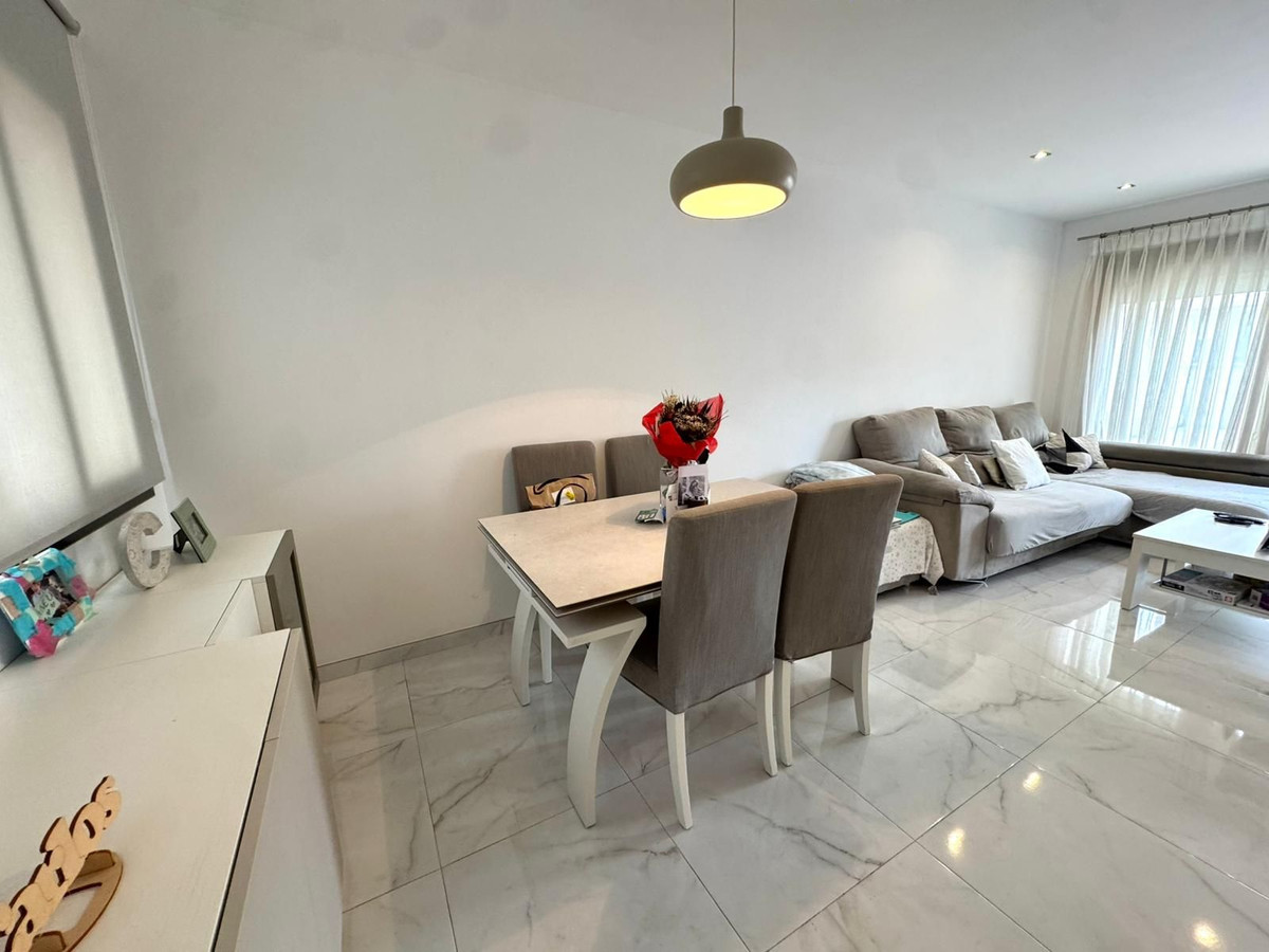 3 Bedroom Penthouse in Torremolinos - Photo 13