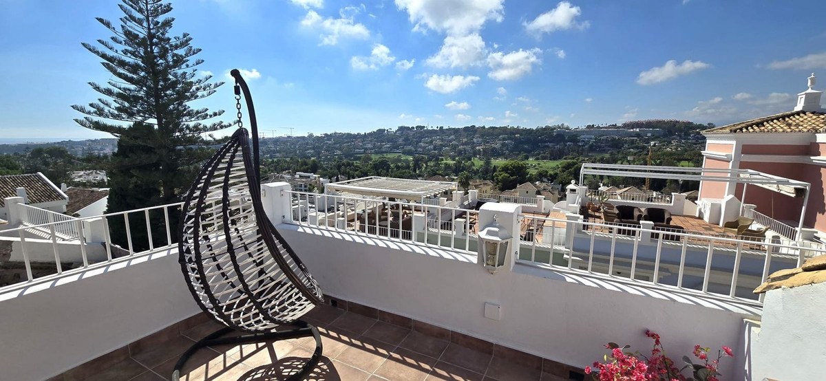 3 Bedroom Townhouse in Marbella - Photo 3
