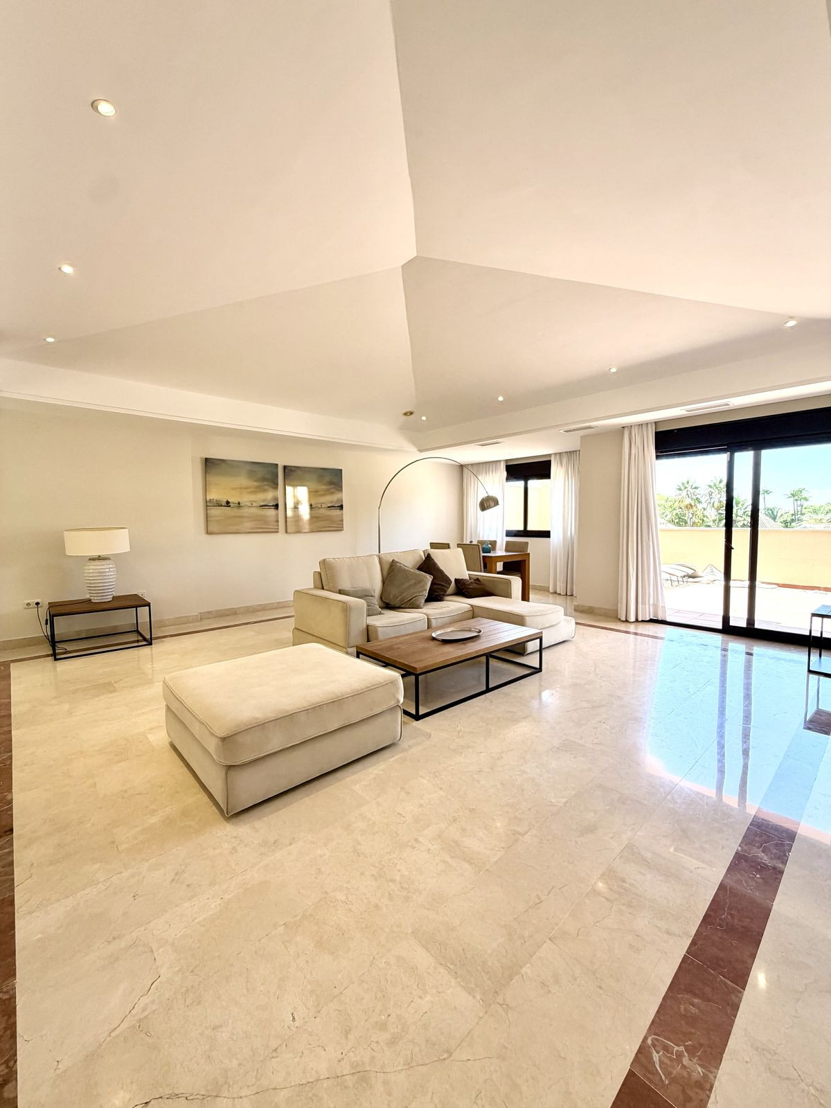 2 Bedroom Apartment in Marbella - Photo 3
