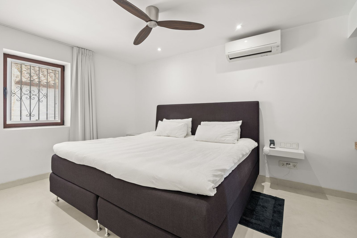 1 Bedroom Townhouse in Estepona - Photo 18