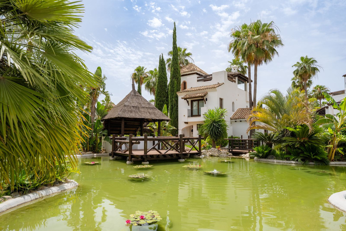 3 Bedroom Townhouse in Estepona - Photo 35