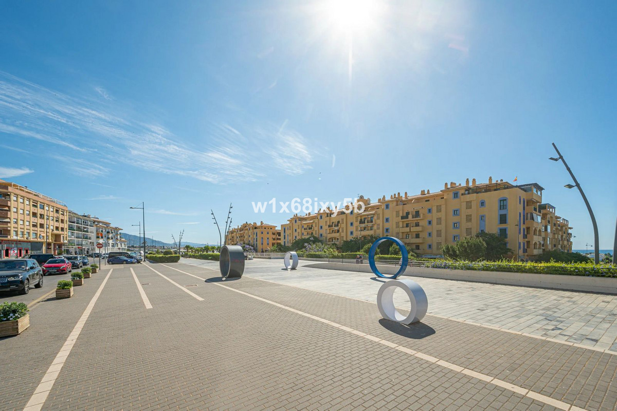 2 Bedroom Apartment in San Pedro de Alcántara - Photo 30