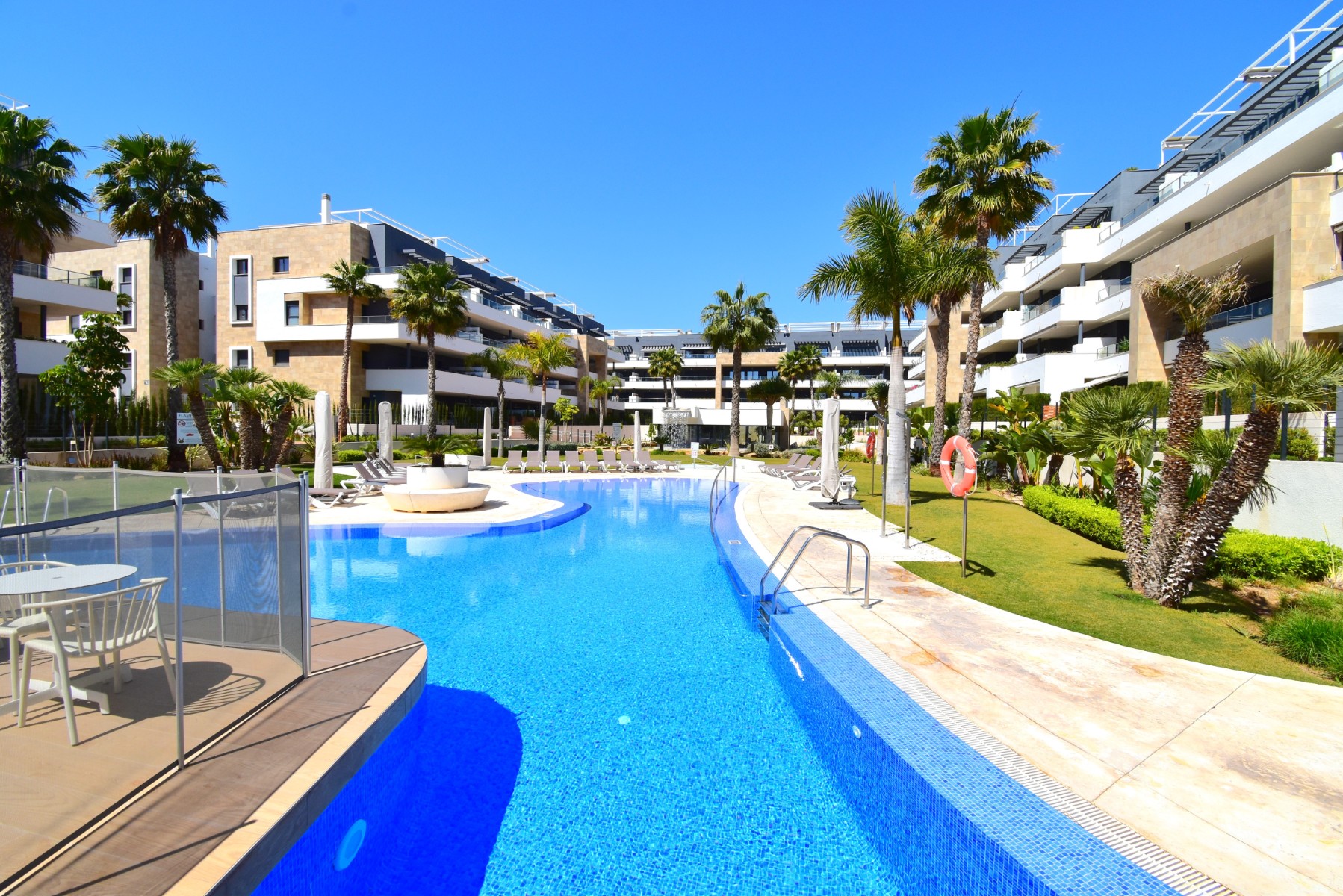 Apartamento com 2 quartos com piscina em Alicante, Espanha – Foto 20