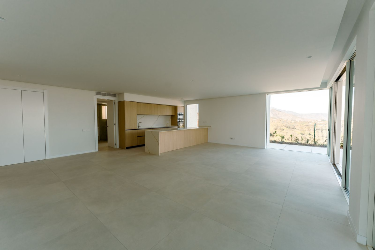 3 Bedroom Apartment in Ojén - Photo 3