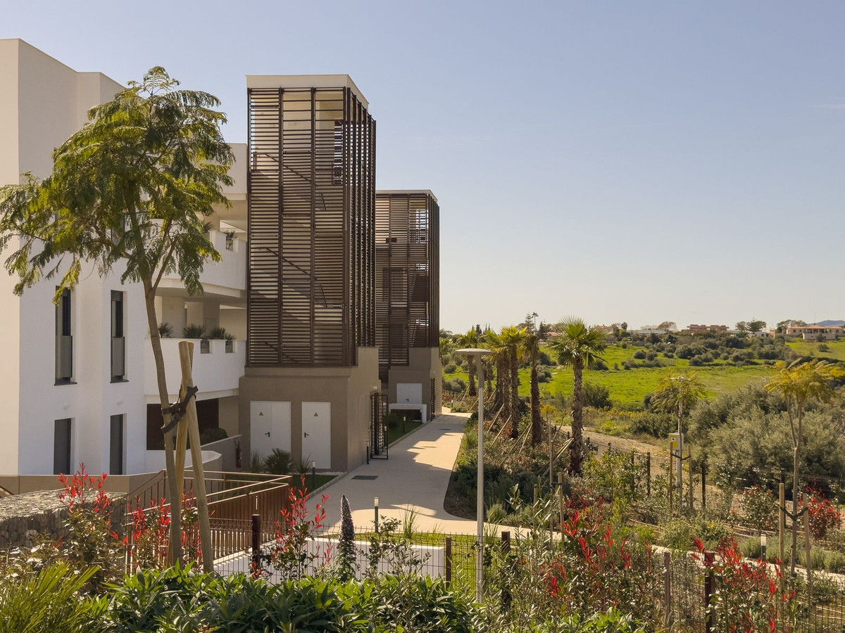 3 Bedroom Apartment in Estepona - Photo 12
