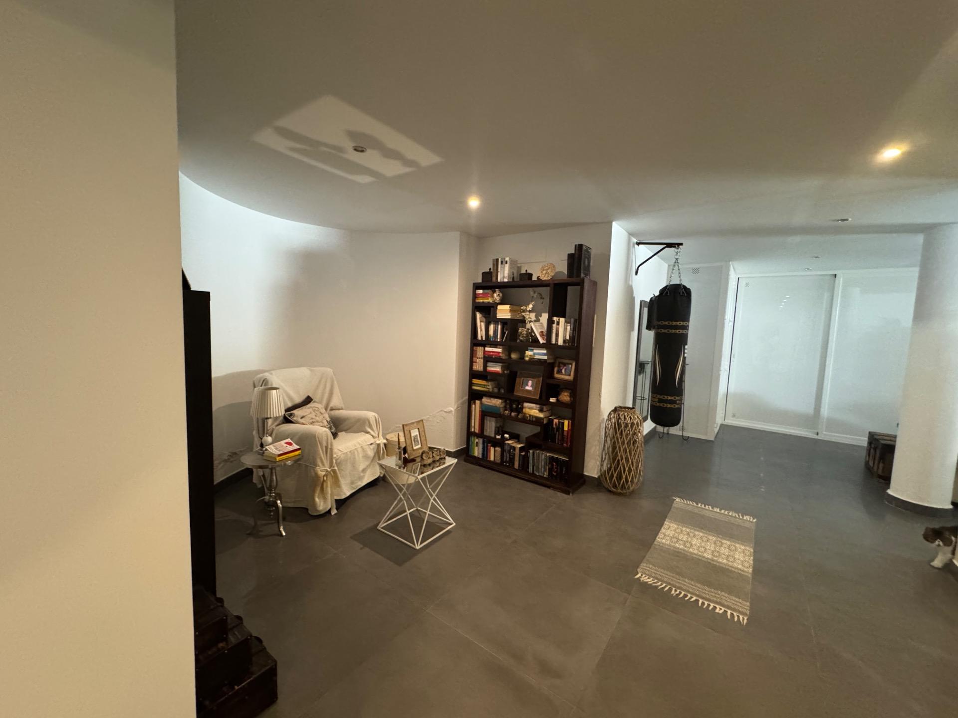 4 Bedroom Villa in Estepona - Photo 21