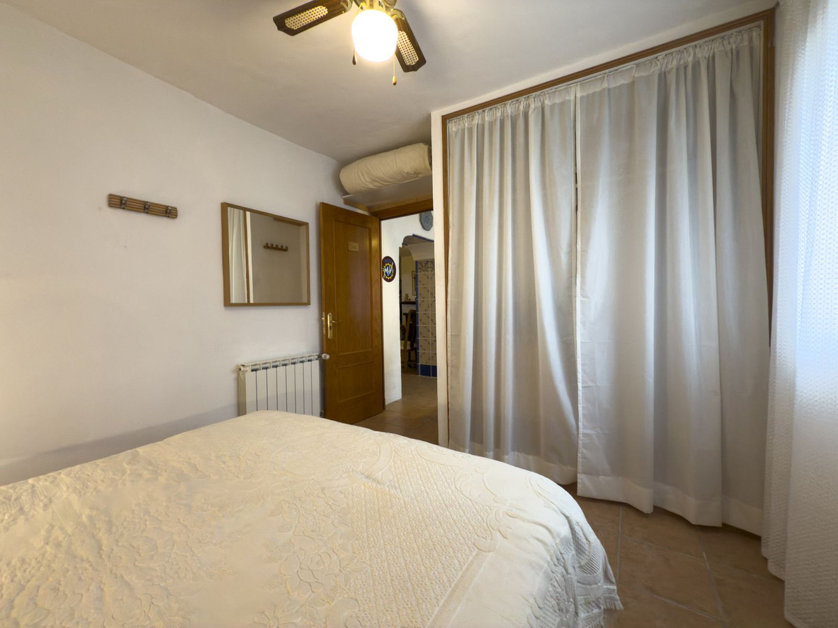 6 Bedroom Townhouse in Tolox - Photo 6