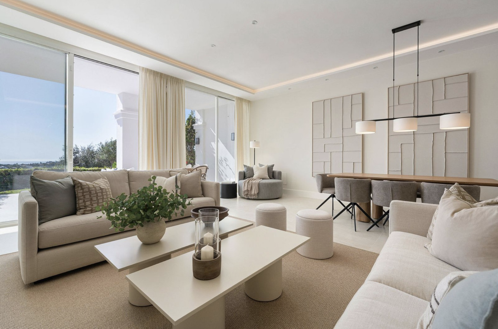 4 Bedroom Townhouse in Benahavís - Photo 8