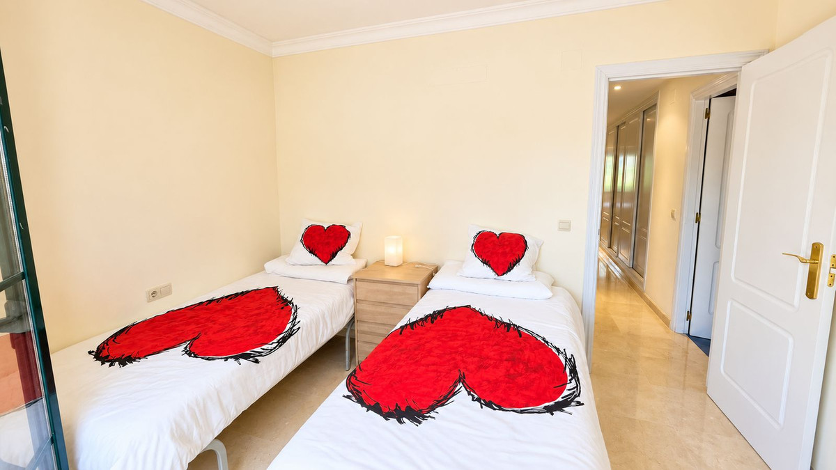 3 Bedroom Apartment in Estepona - Foto 11