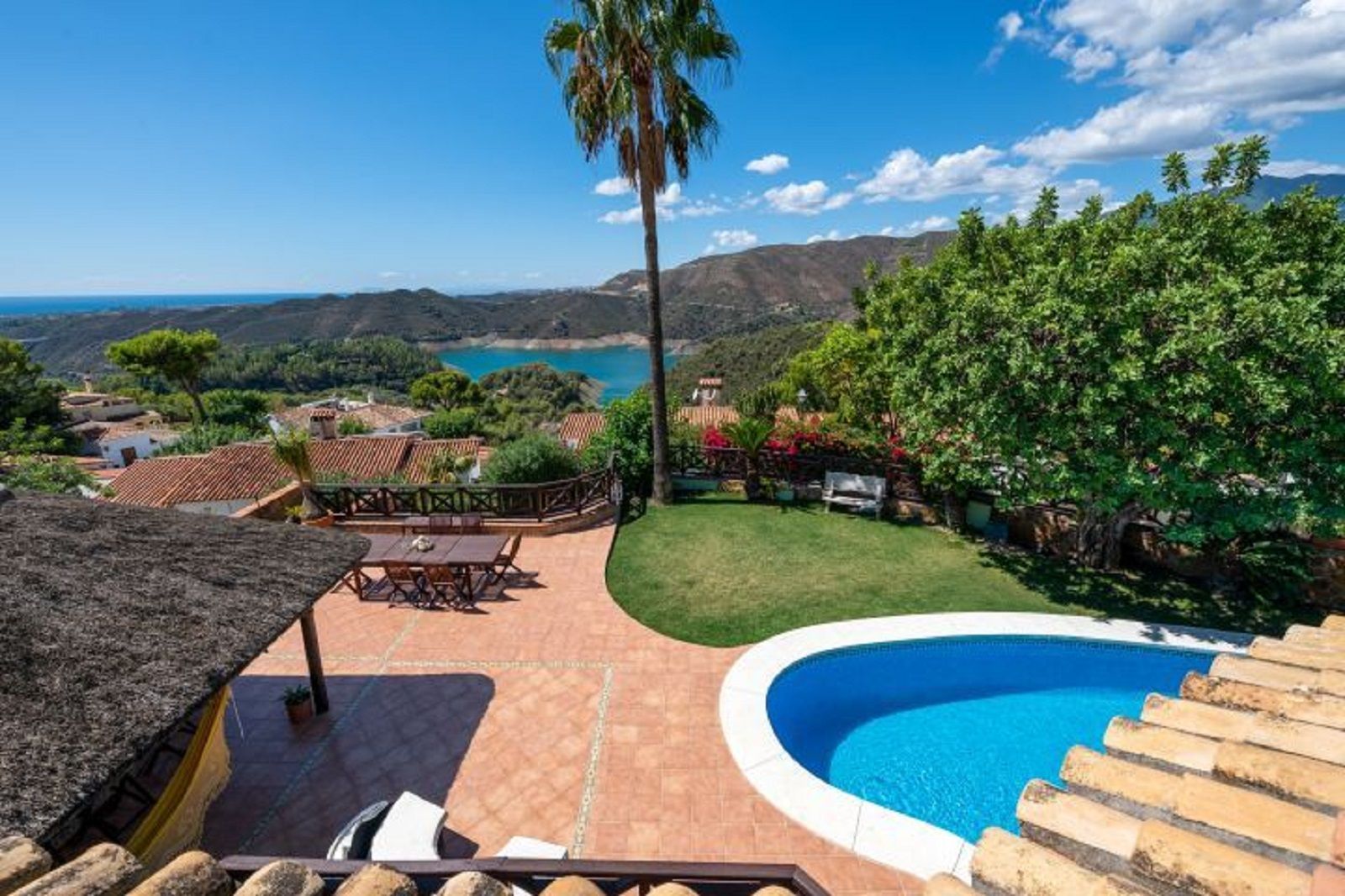 4 Bedroom Villa in Istán - Photo 17