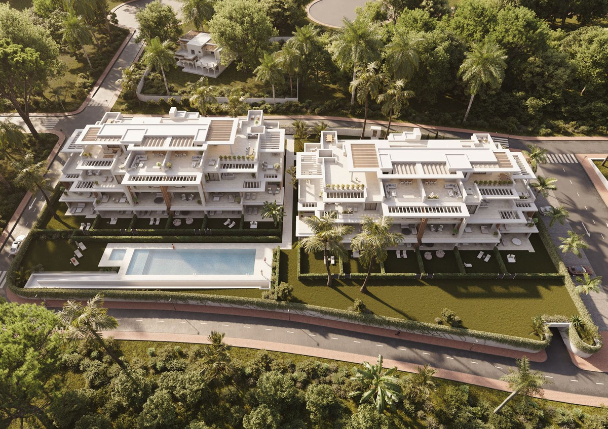 2 Bedroom Apartment in Estepona - Photo 8