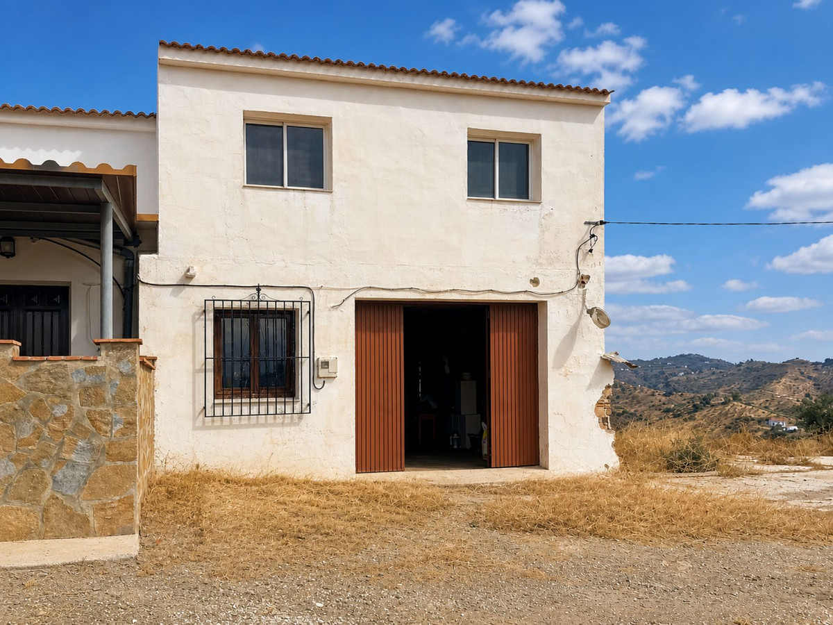 2 Bedroom Villa in Málaga - Photo 5