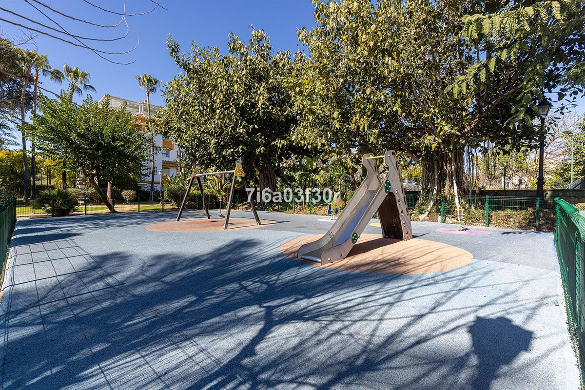 2 Bedroom Apartment in Marbella - Photo 42