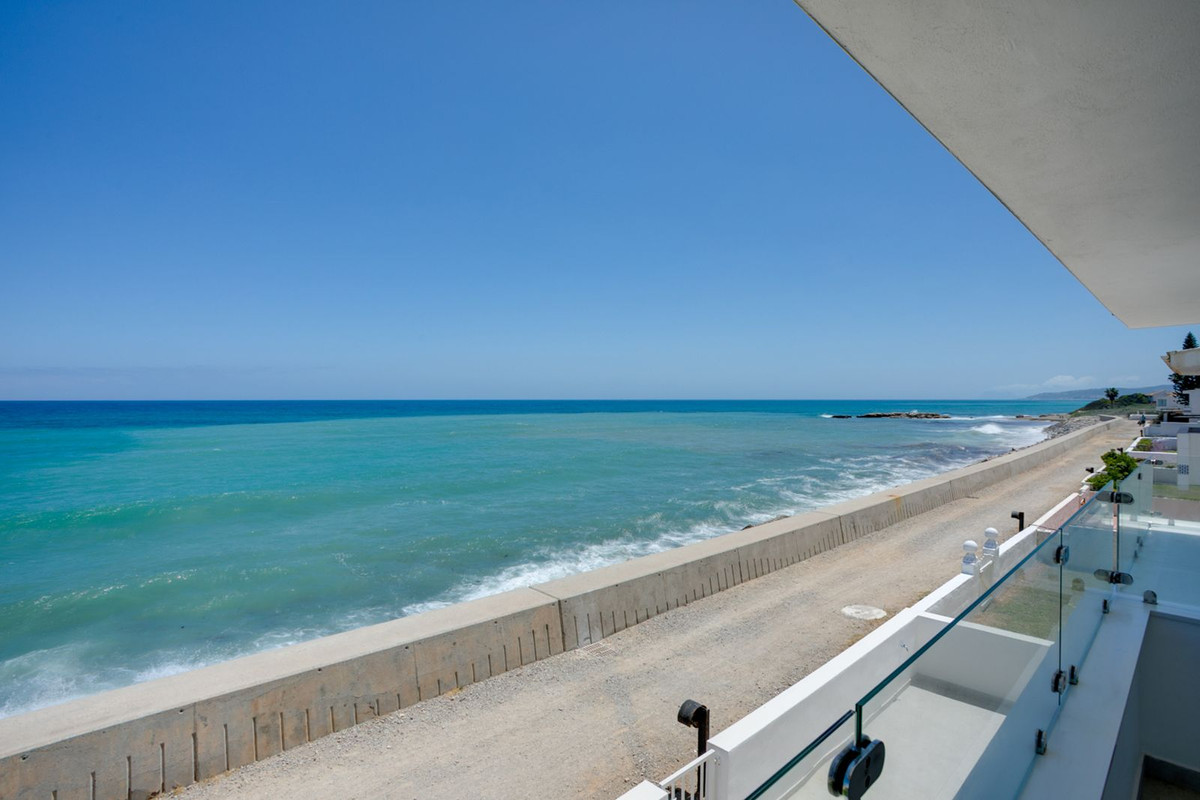 3 Bedroom Villa in Estepona - Photo 6