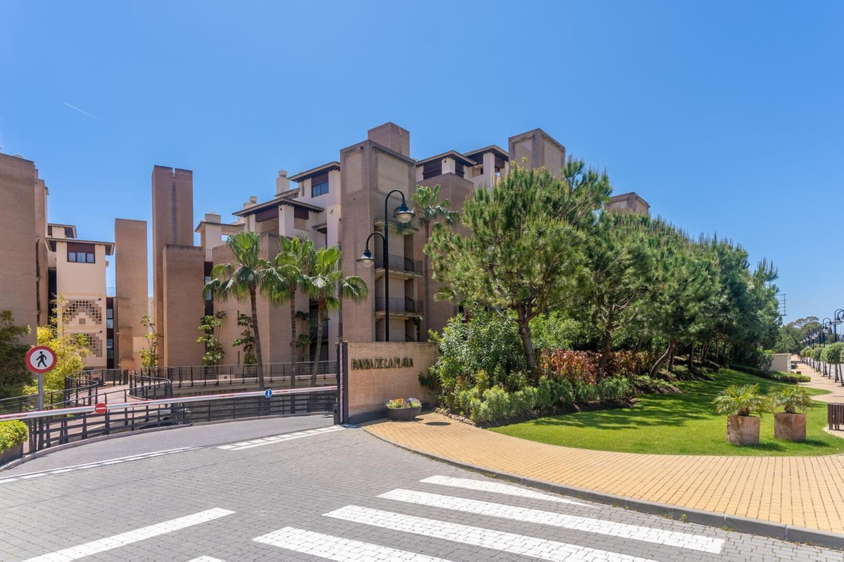 2 Bedroom Penthouse in Estepona - Photo 17