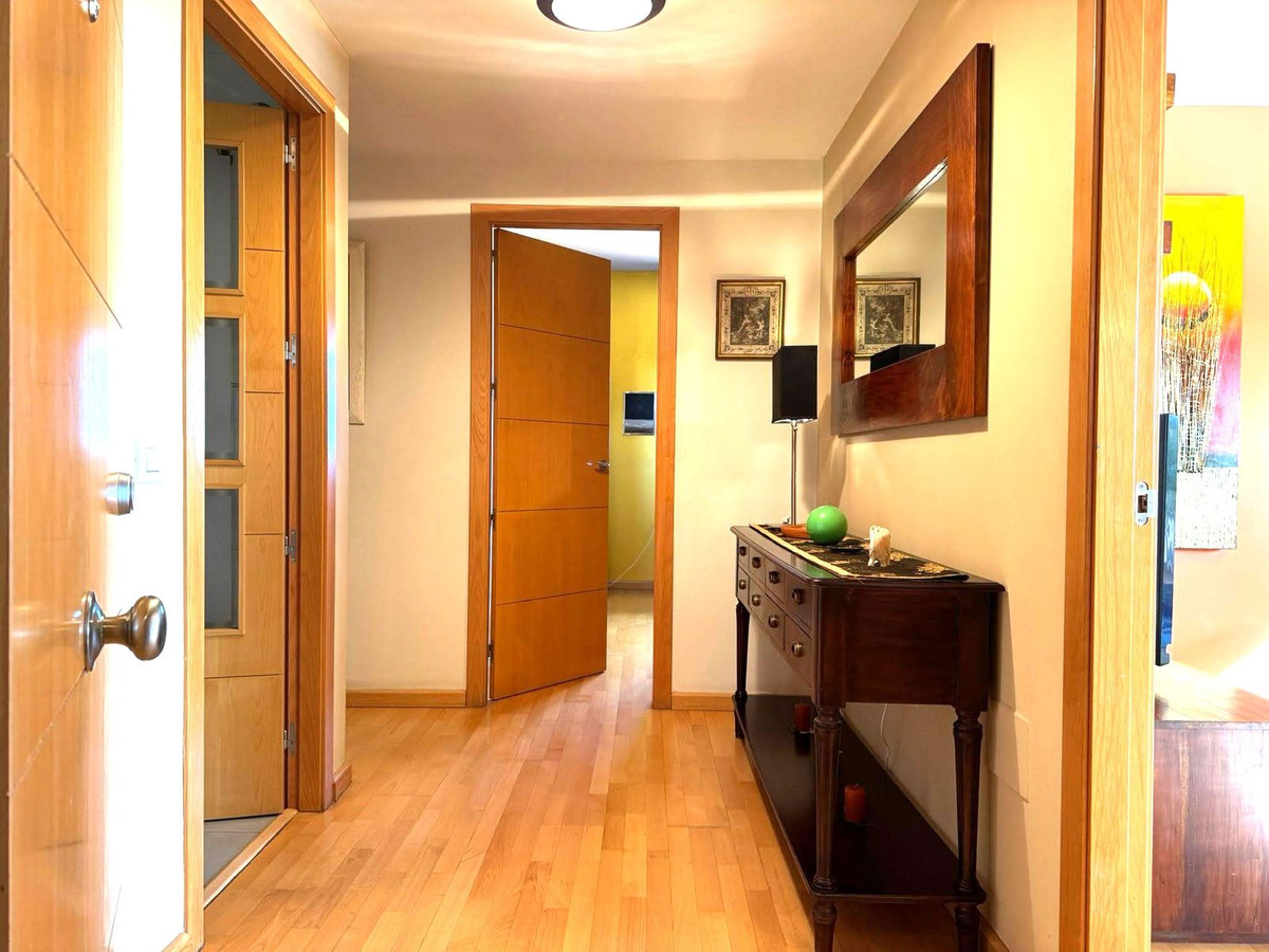 4 Bedroom Penthouse in Torremolinos - Photo 12