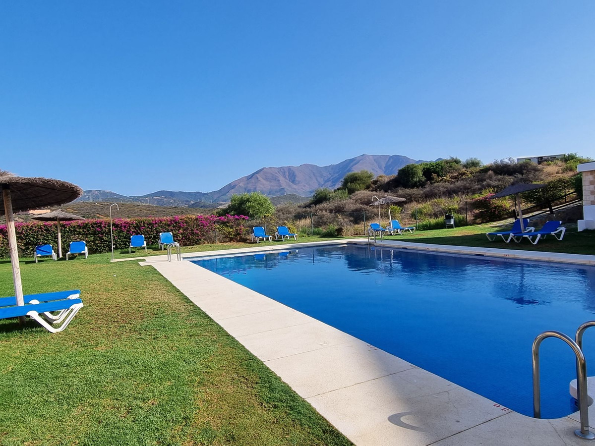 3 Bedroom Apartment in Casares - Photo 3