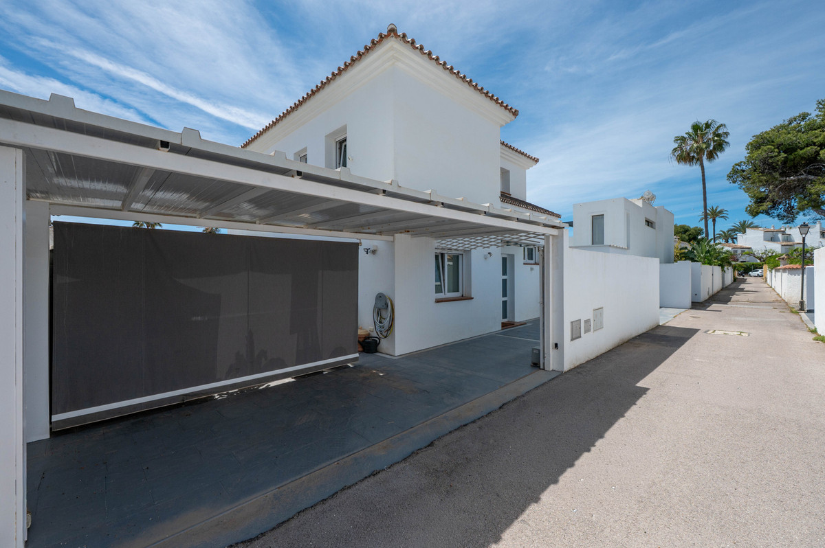 3 Bedroom Villa in Estepona - Фото 36