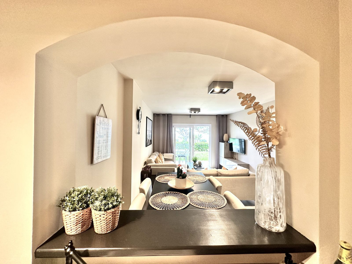 2 Bedroom Apartment in Mijas - Photo 21
