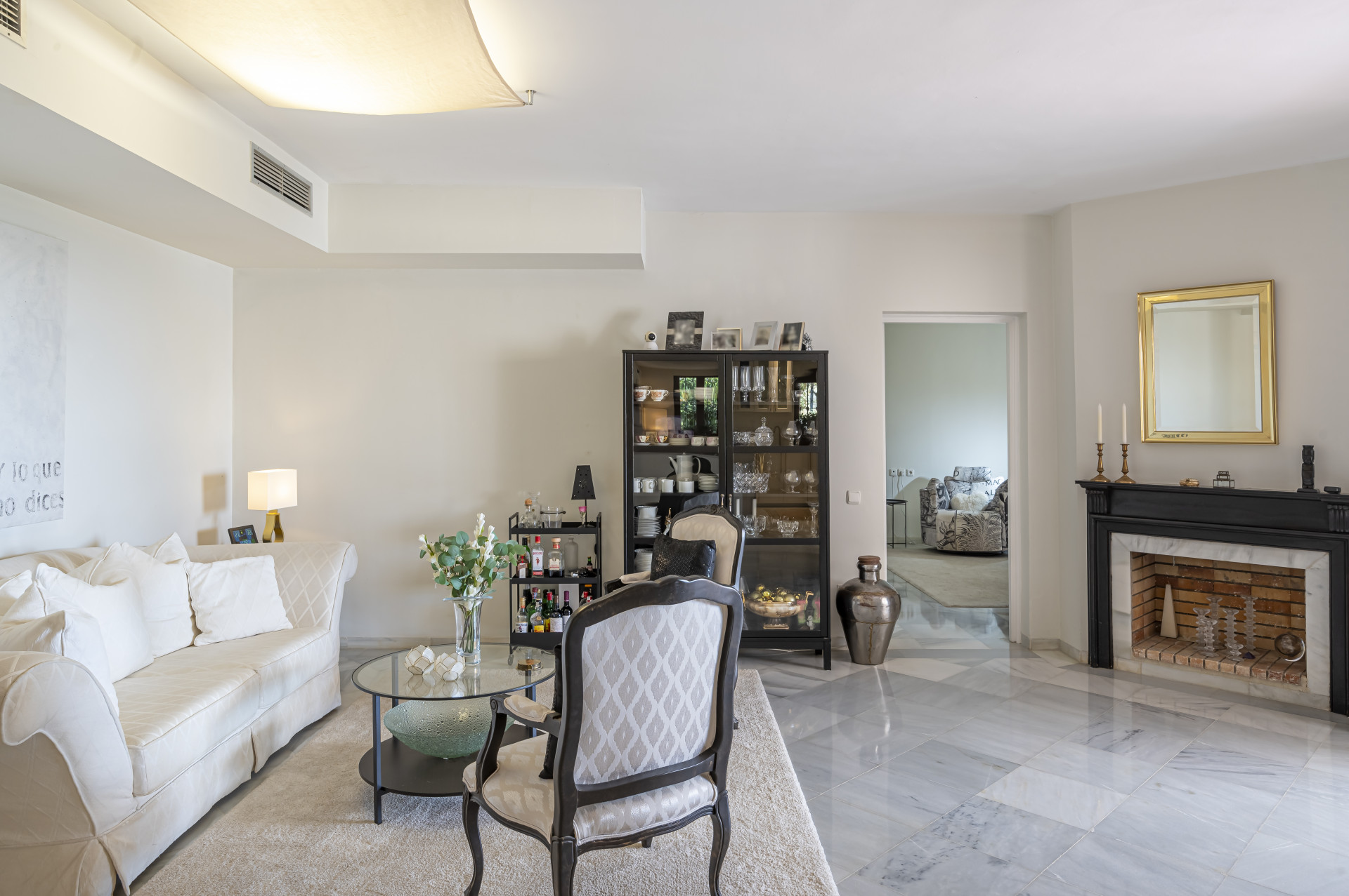 2 Bedroom Apartment in Benahavís - Фото 11