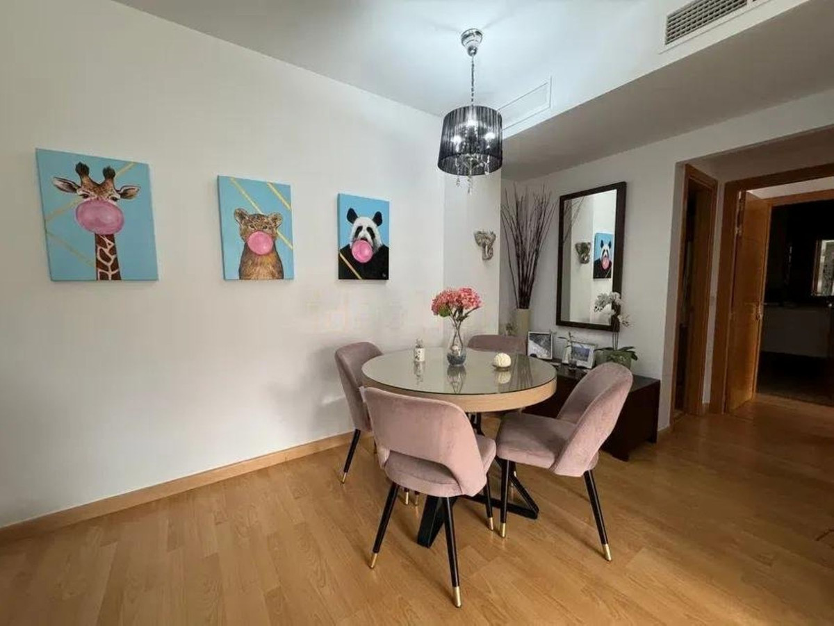 2 Bedroom Apartment in Benalmádena - Photo 4