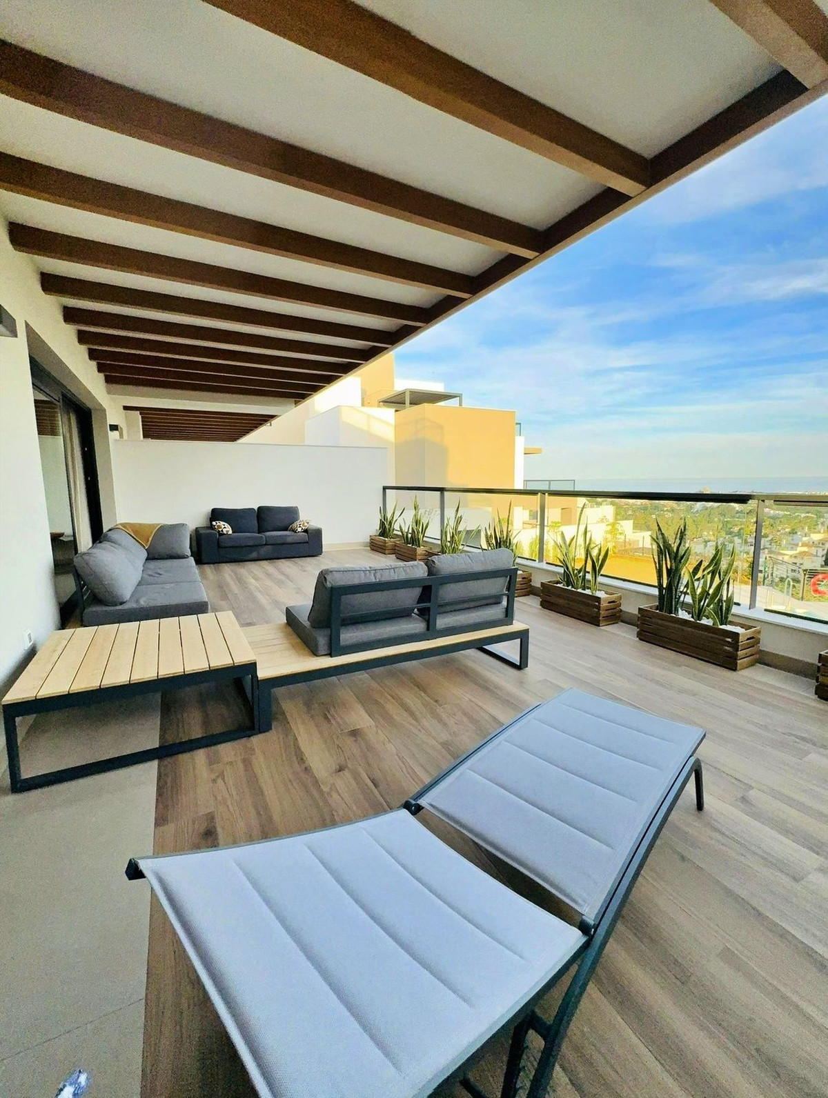 2 Bedroom Apartment in Marbella - Photo 8