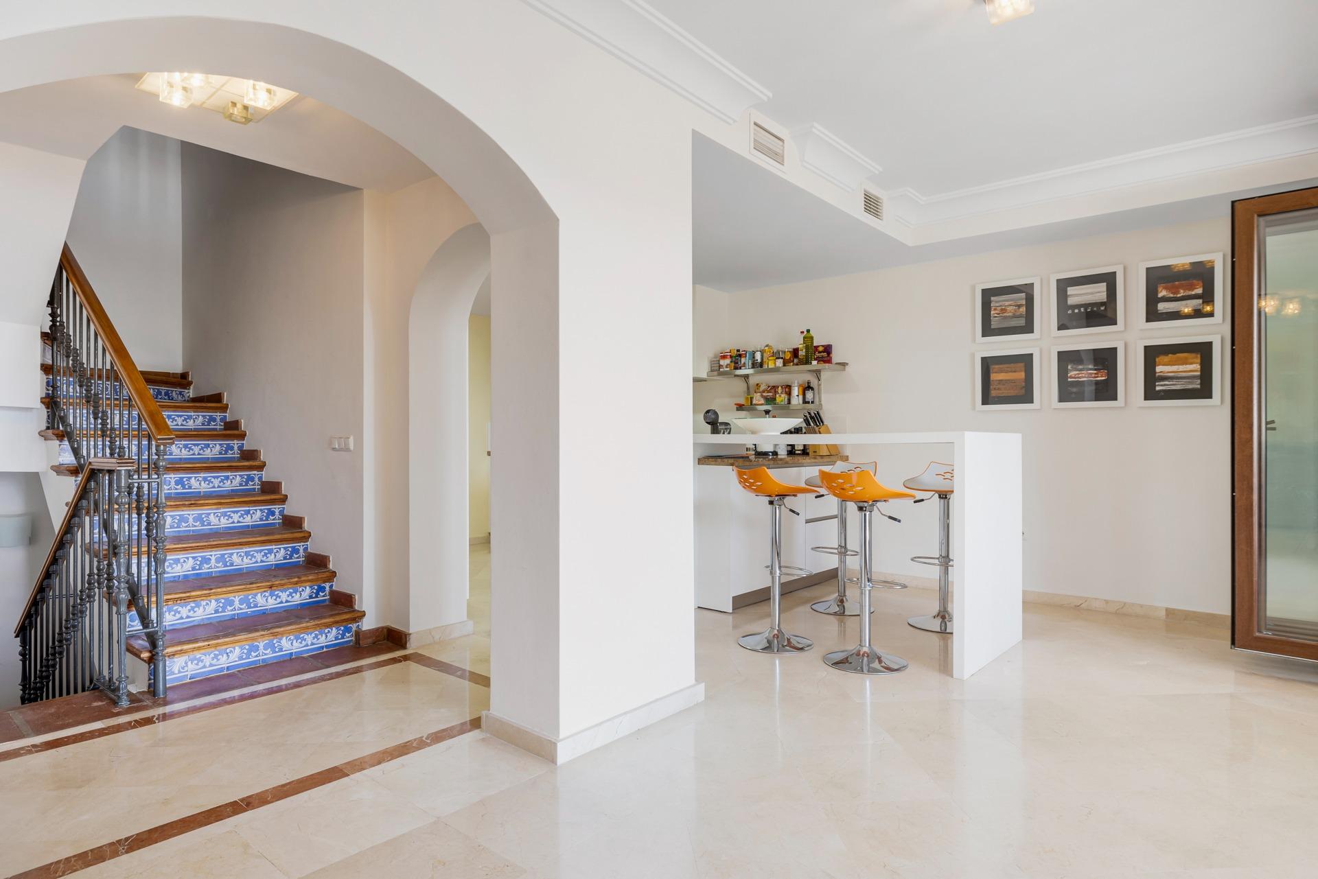 5 Bedroom Villa in Benahavís - Фото 13