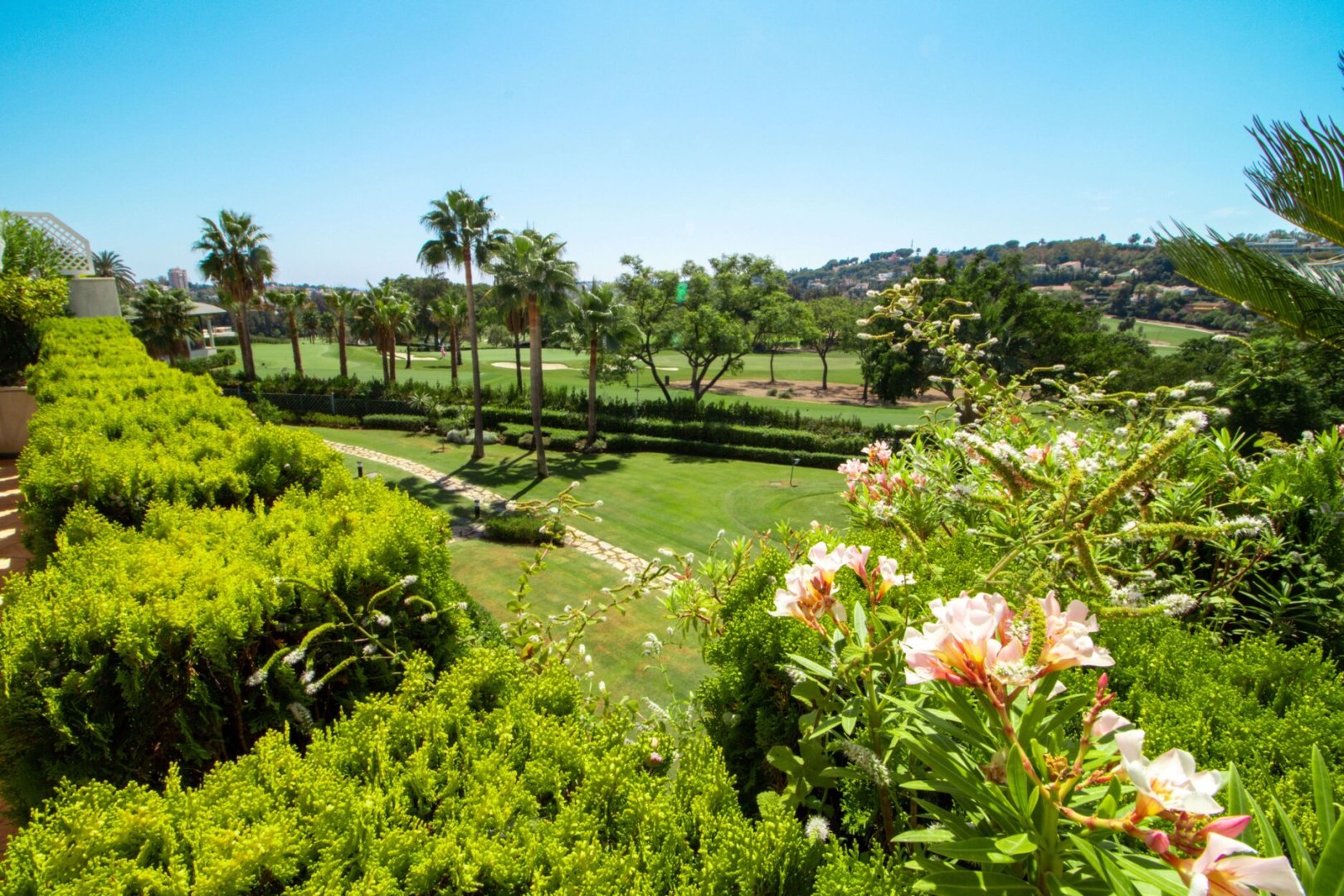 4 Bedroom Apartment in Marbella - Photo 7