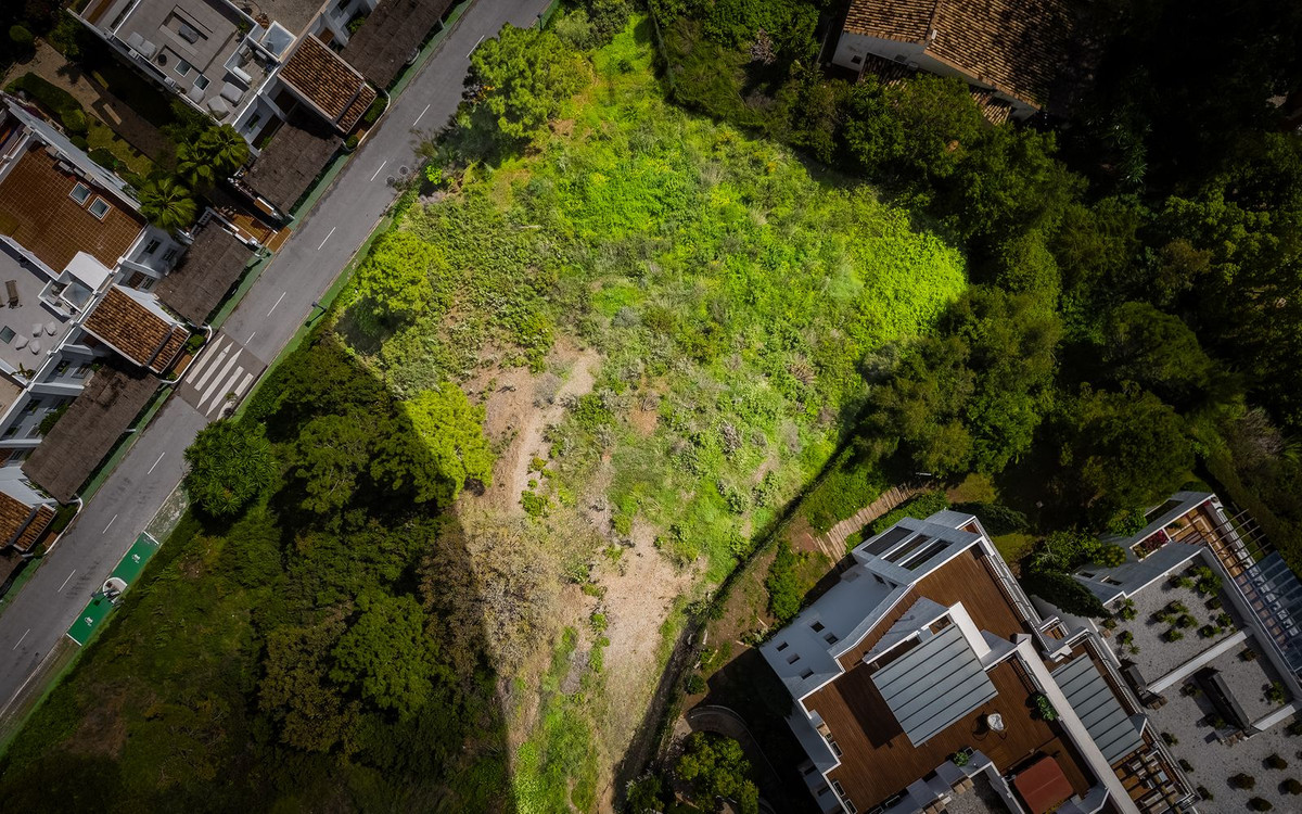 1,329 m² Plot in Benahavís - Photo 16