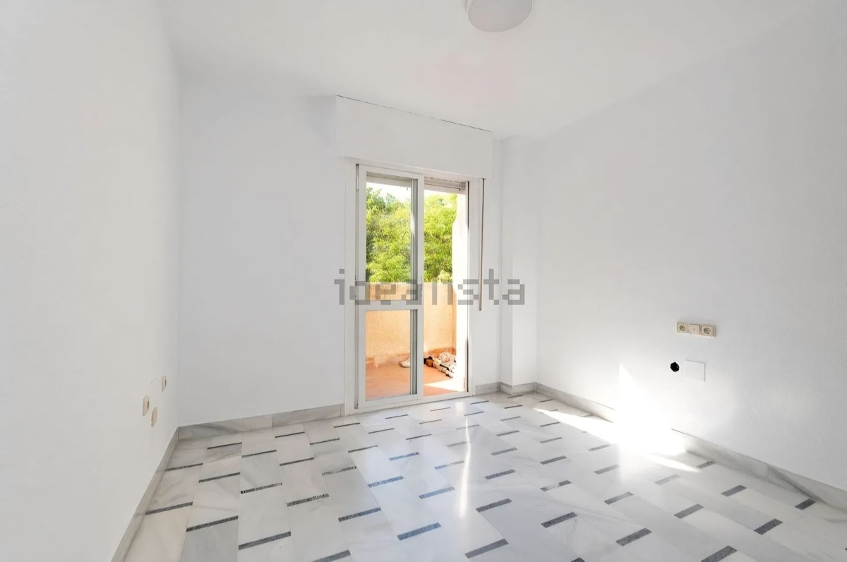 4 Bedroom Apartment in Málaga - Photo 20