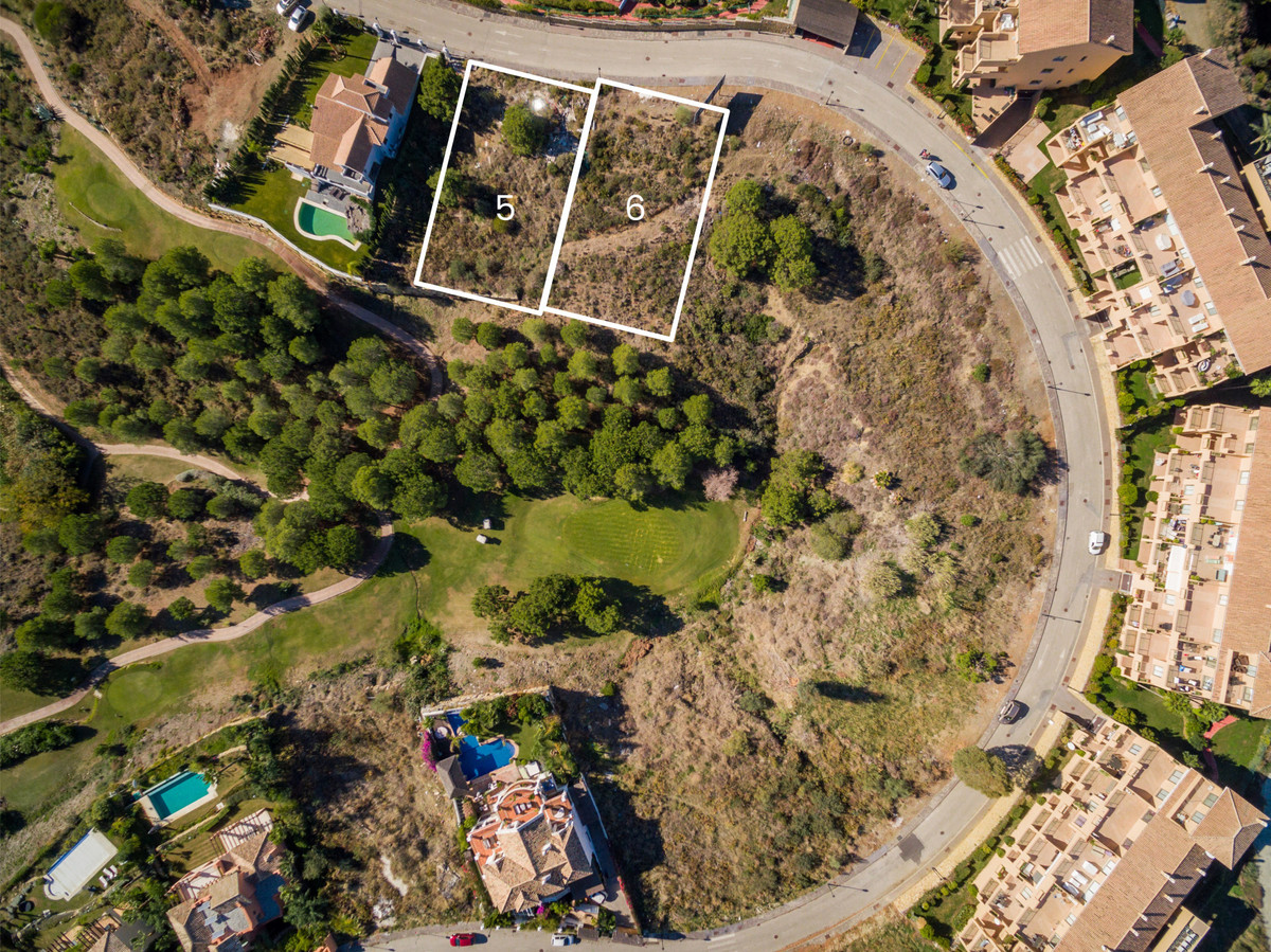 1,058 m² Plot in Estepona - Photo 2