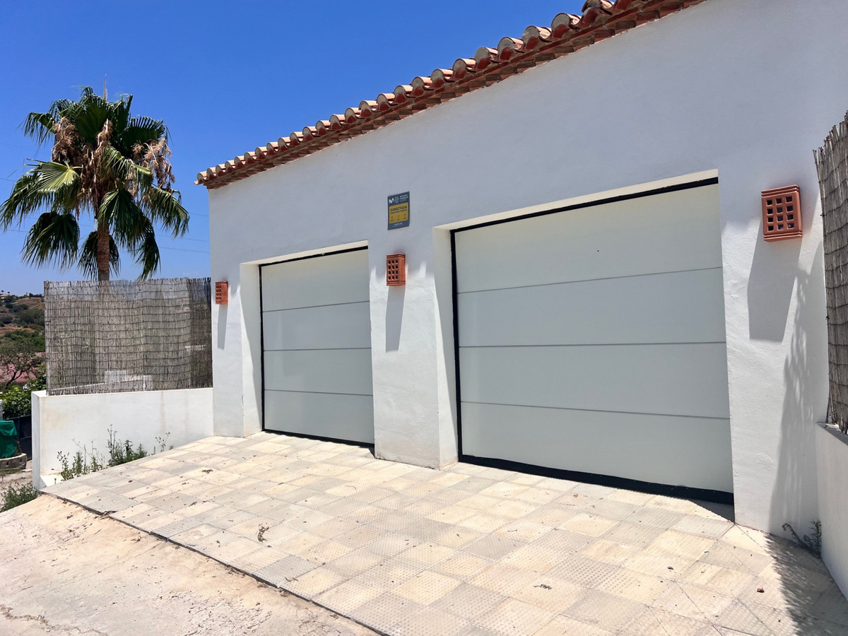 3 Bedroom Villa in Estepona - Photo 24