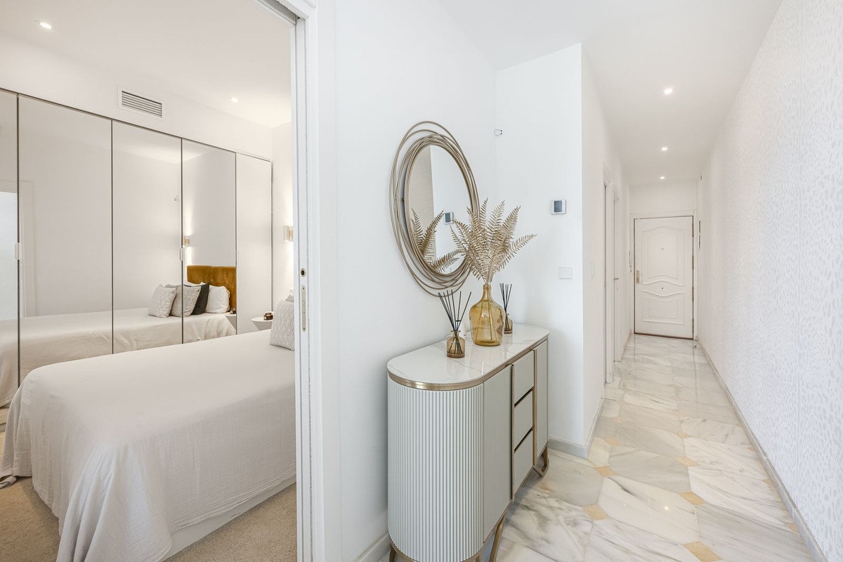2 Bedroom Apartment in Marbella - Photo 18