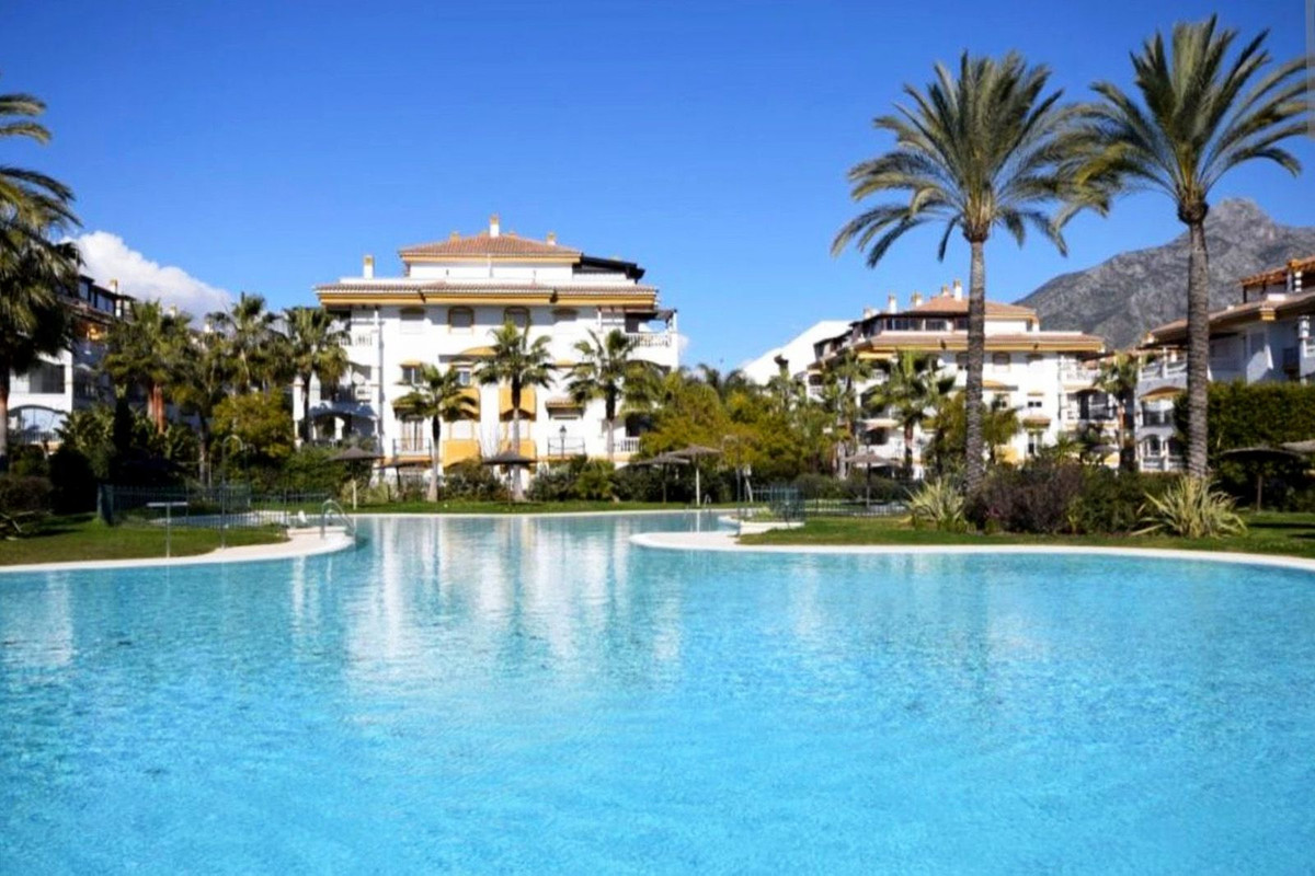 Apartment in Puerto Banus