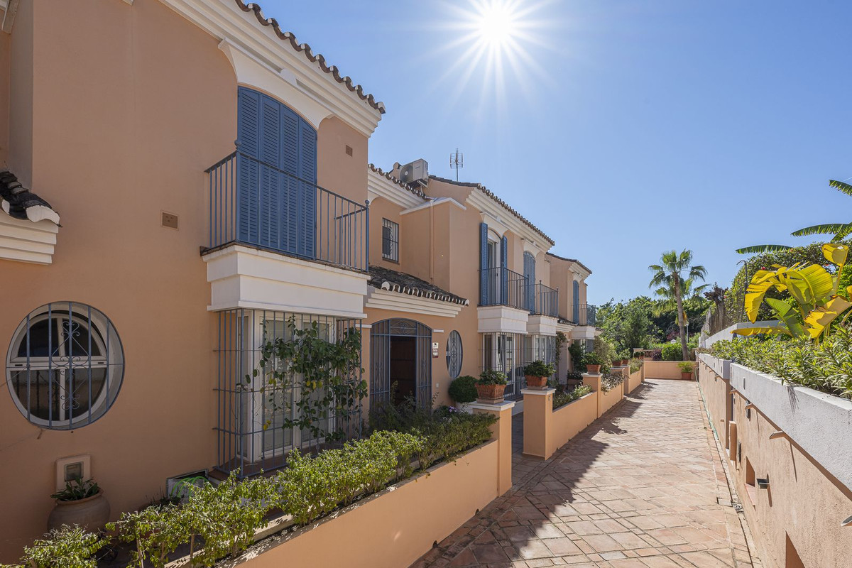 3 Bedroom Townhouse in Marbella - Photo 40