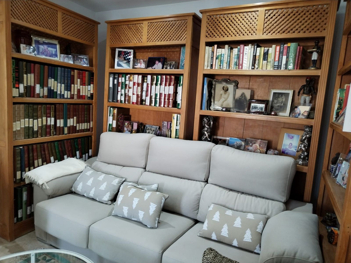 3 Bedroom Apartment in Marbella - Photo 13