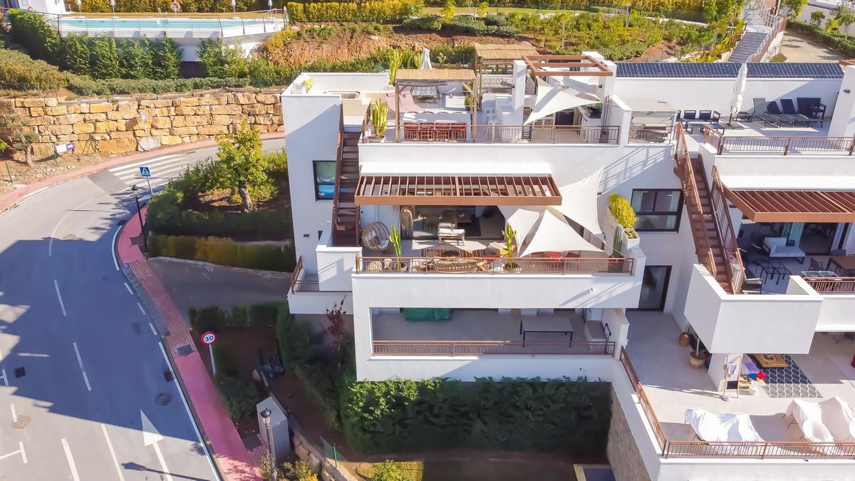 3 Bedroom Penthouse in Istán - Photo 5